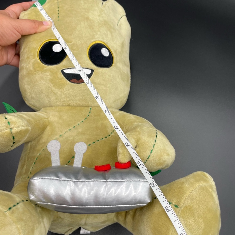 Marvel Hugme Groot With Push Button - Picture 5 of 6
